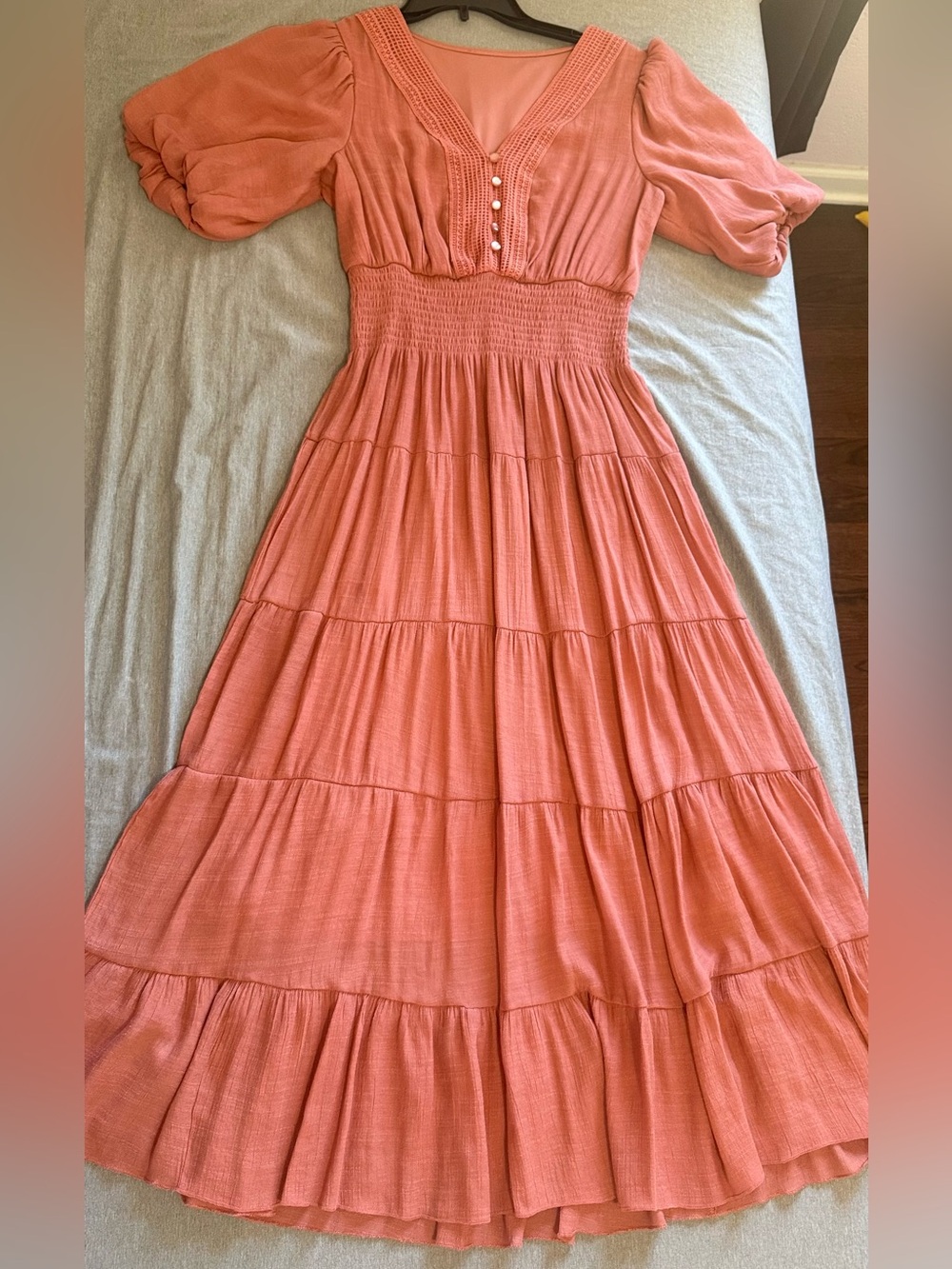 Women's Coral Tiered Maxi Dress with Puff Sleeves